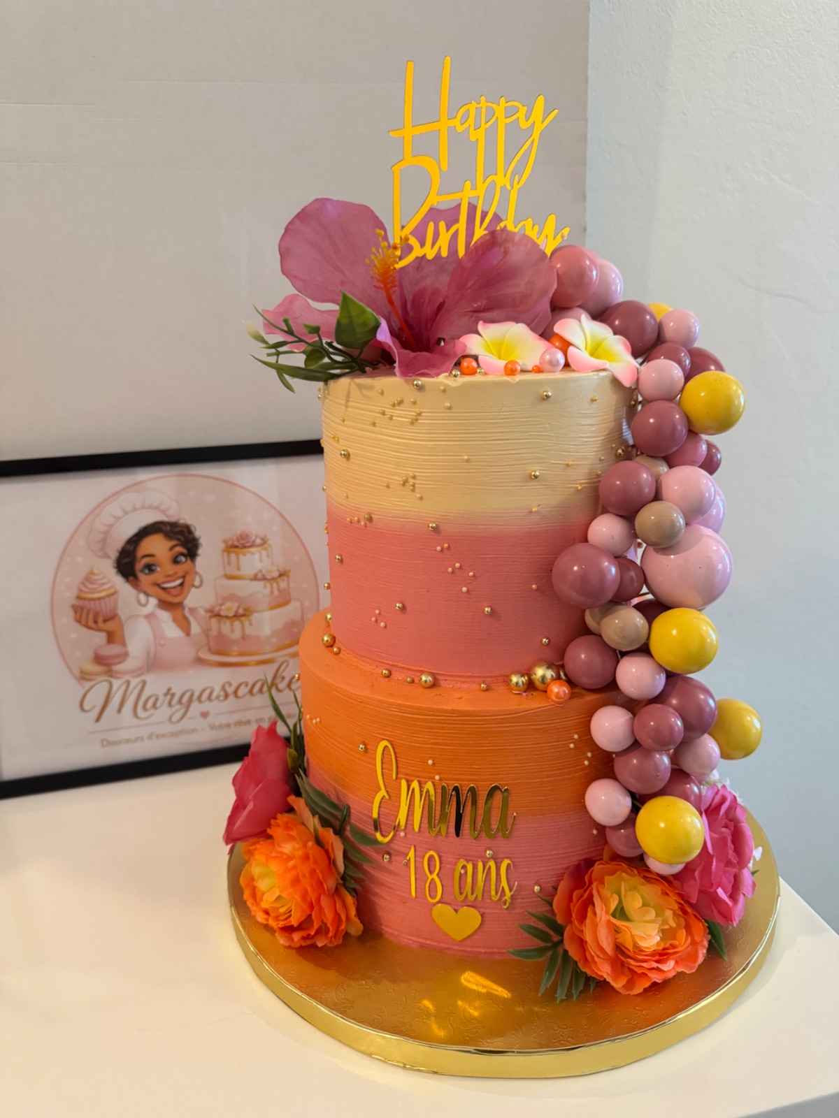 Emma | Taasty Cakes Emma — ✨ Emma fête ses 18 ans ! ✨
Une création haute en couleurs pour célébrer ce joli passage à l’âge adulte 💕🧡
Un layer c | Taasty Cakes