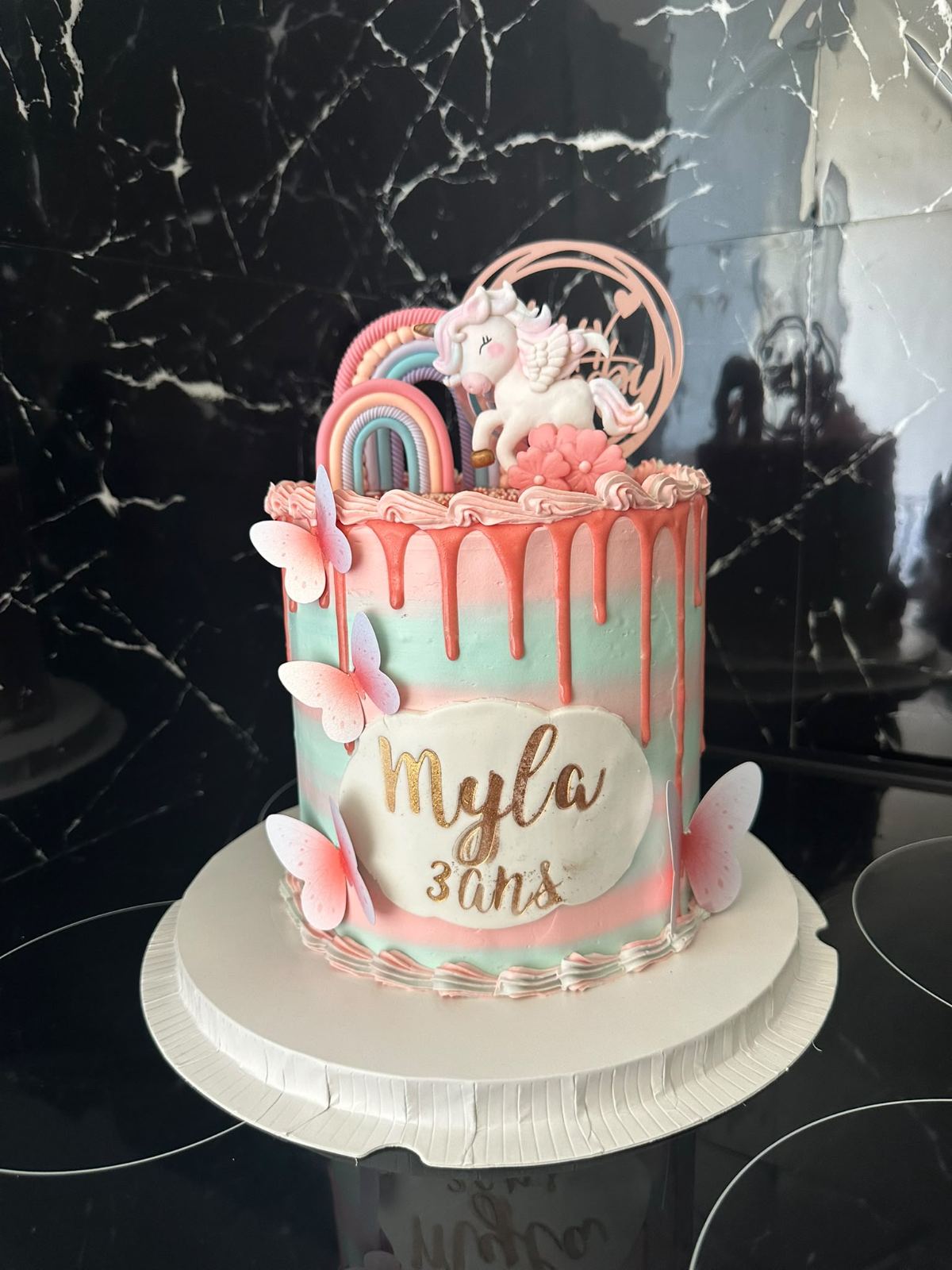 Layer Cake | Taasty Cakes Layer Cake — Layer Cake personnalisé | Taasty Cakes