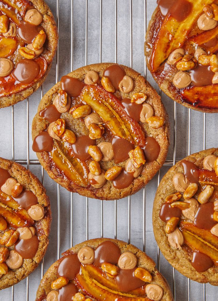 Cookie Chocolat | Taasty Cakes Cookie Chocolat — Un cookie au chocolat intense, croustillant à l'extérieur et fondant à l'intérieur, garni d'un cœur coulant au chocolat | Taasty Cakes